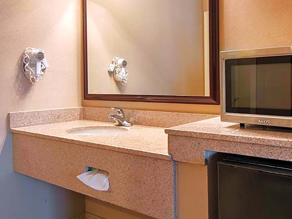 Best Western Forest Inn
