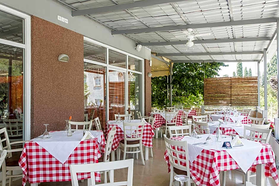 Silver Bay Hotel