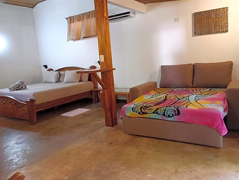 TamaHostel & Glamping