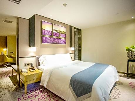 Deluxe King size bed Room
