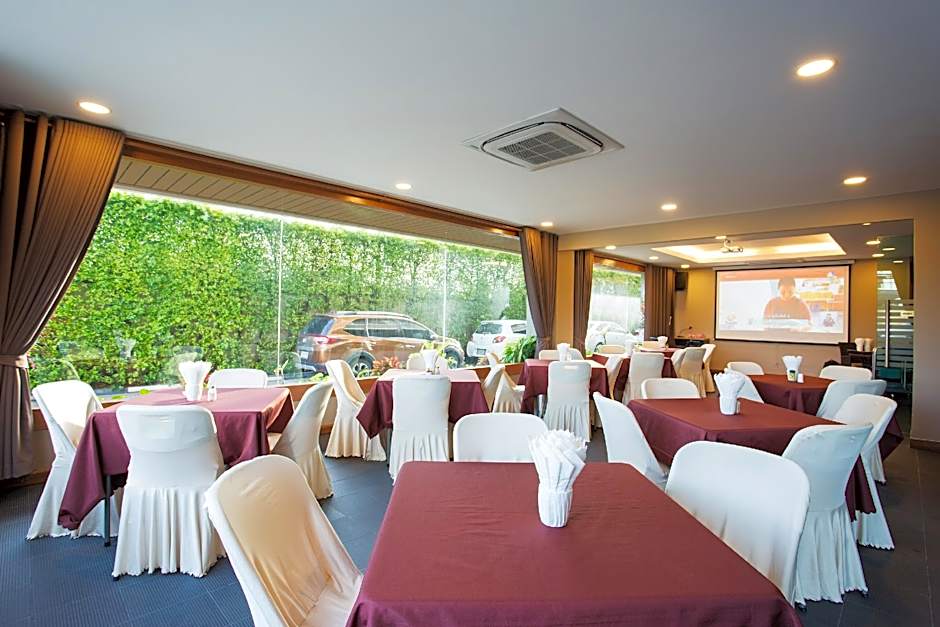 Romantic Khon Kaen Hotel