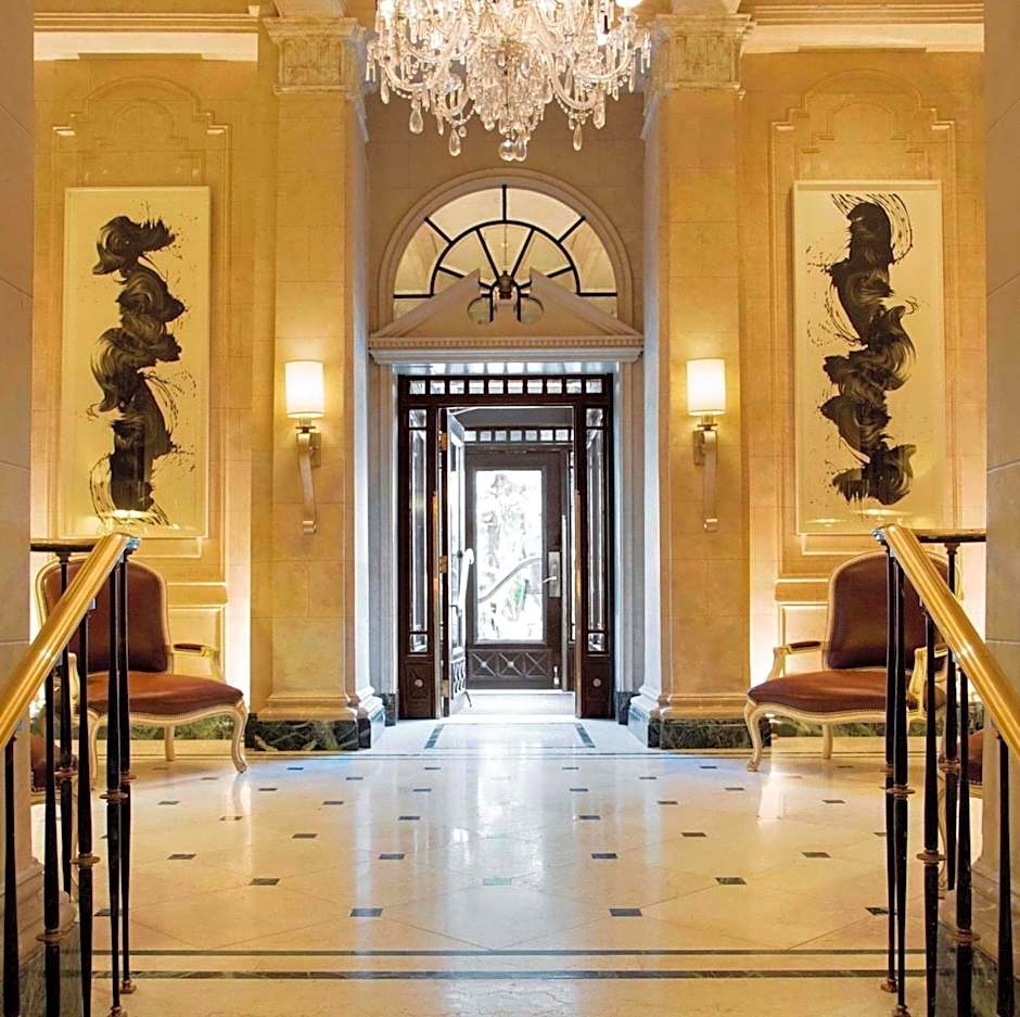 The Eliot Hotel