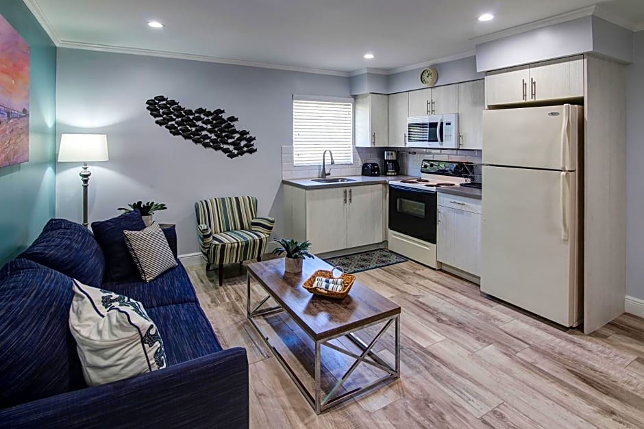 May-Dee Suites in Florida