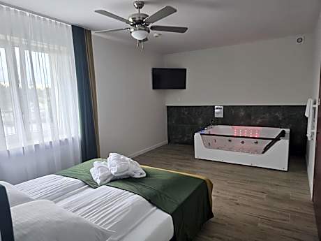 Anin Park Hotel