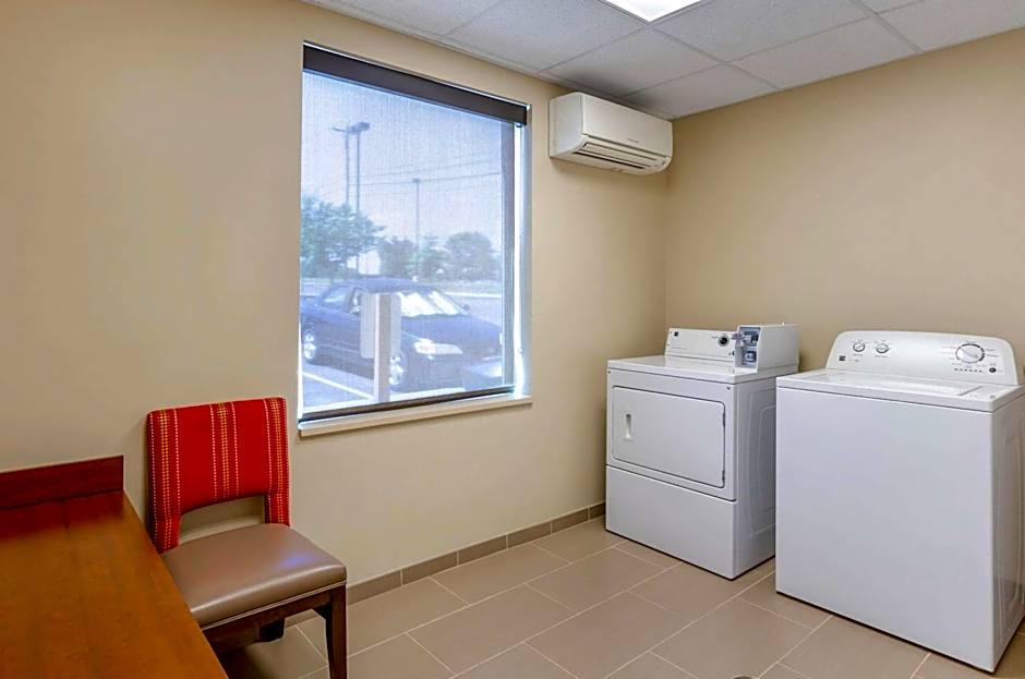 Comfort Inn & Suites Lynchburg Airport - University Area