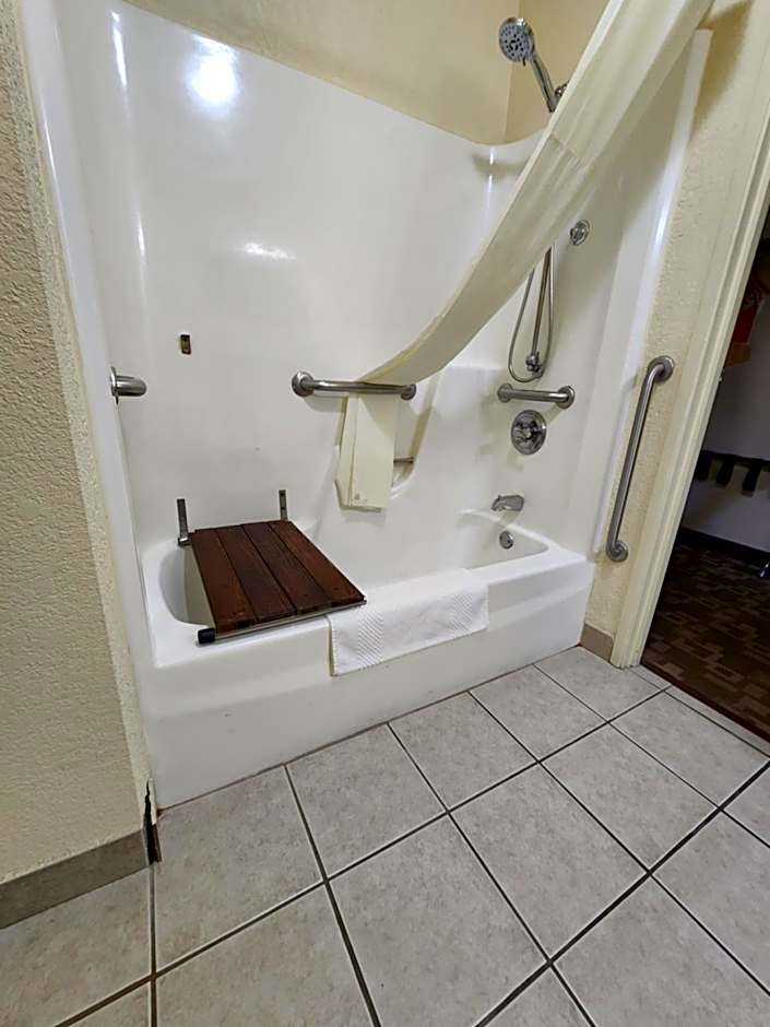 Quality Inn I-70 at Wanamaker