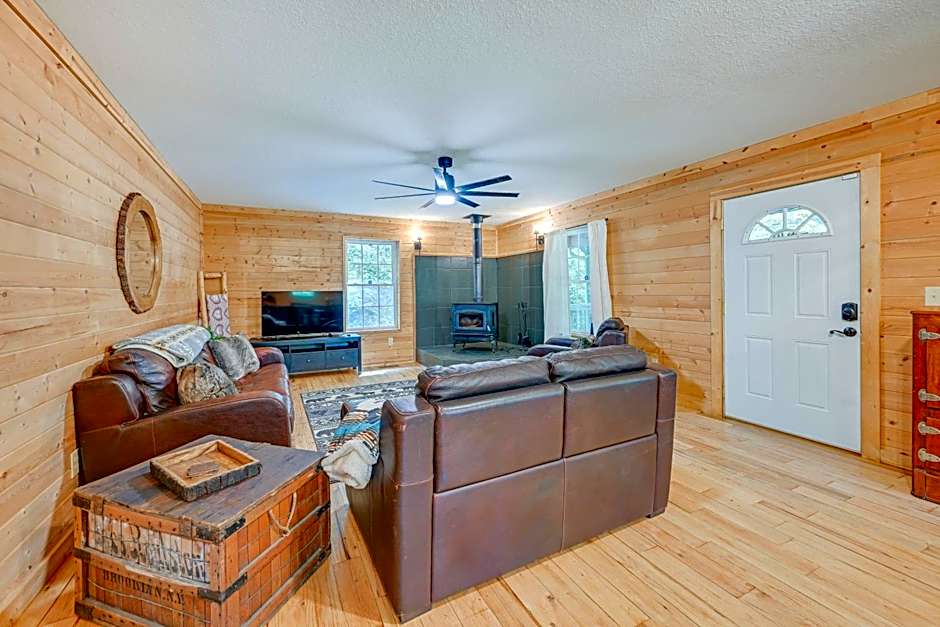 Smoky Mountain Cabin with Camping Area and Fire Pit!