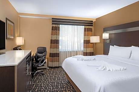 Standard King Room with Mobility Accessible Roll-In Shower