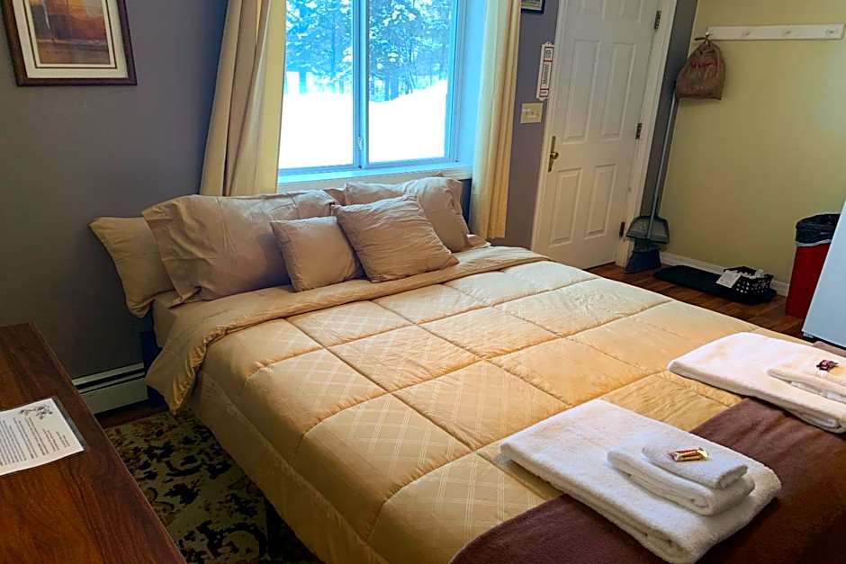 Love Hotels St John River by OYO at Fort Kent ME
