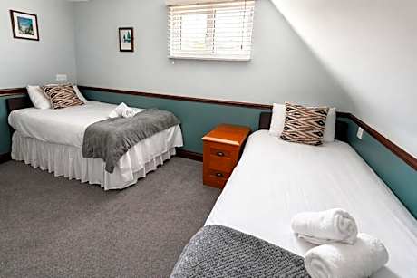 Twin Room with Private Bathroom