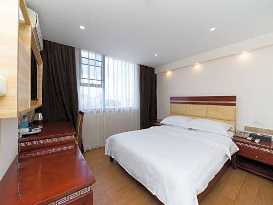 Guangwan Hotel (Guangzhou Zhongshan 8th Road Metro Station)