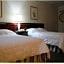 Caravelle Inn & Suites