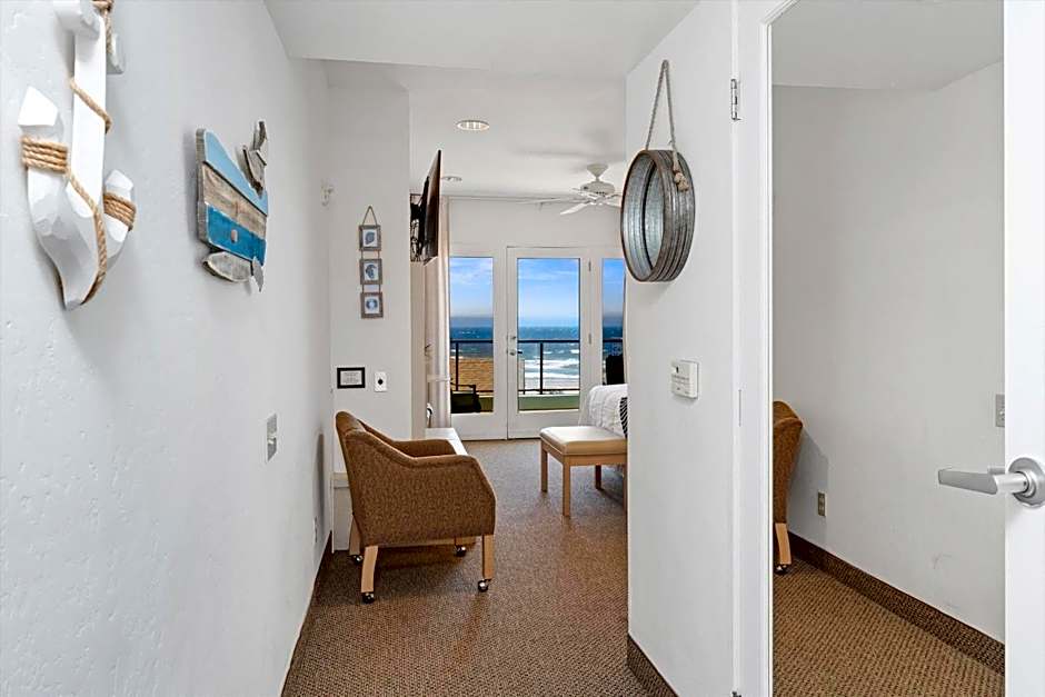 Beach House Inn & Suites