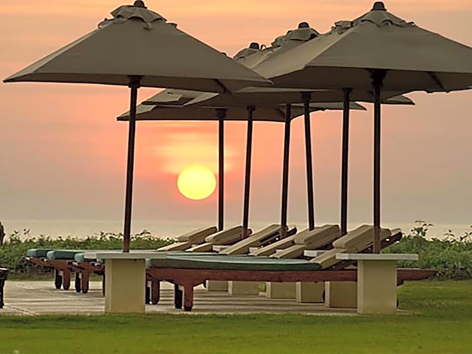 Villa Atas Ombak