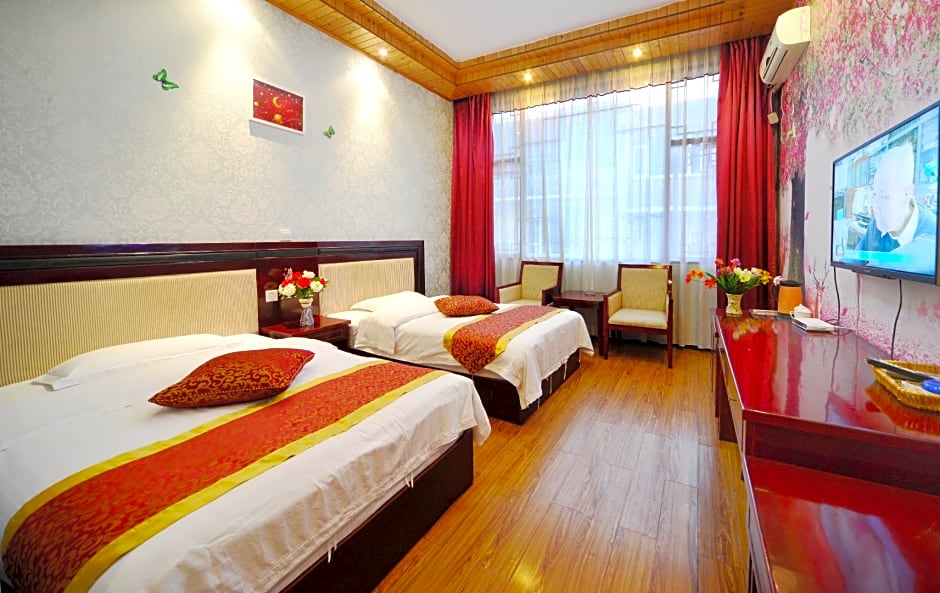 Mount Emei Moon Bay Hotel