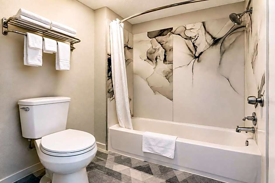Freer Executive inn and Studios