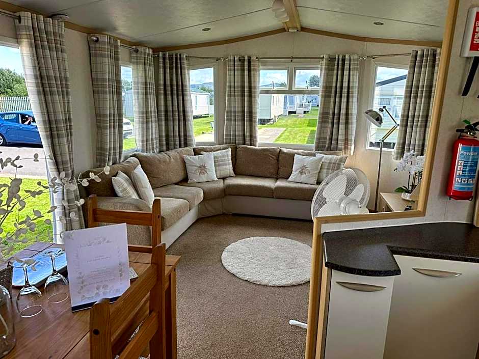 marine getaways caravan hire