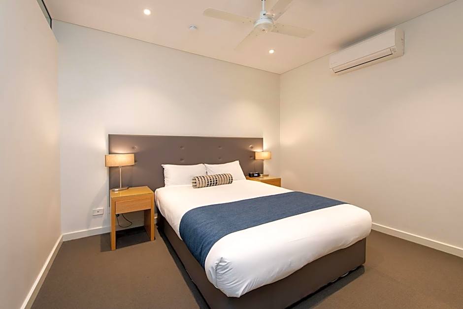 Mawson Lakes Hotel