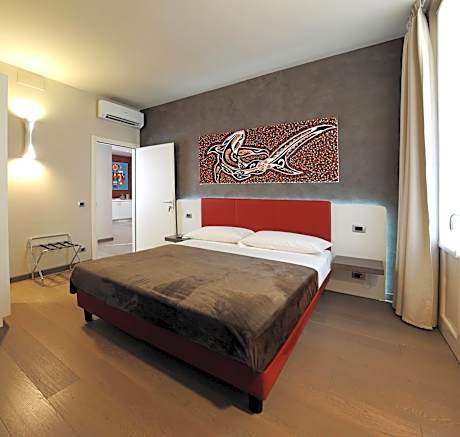 Double or Twin Room with Private Bathroom