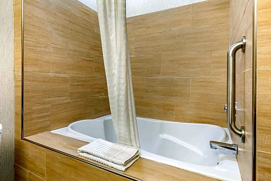 Comfort Suites