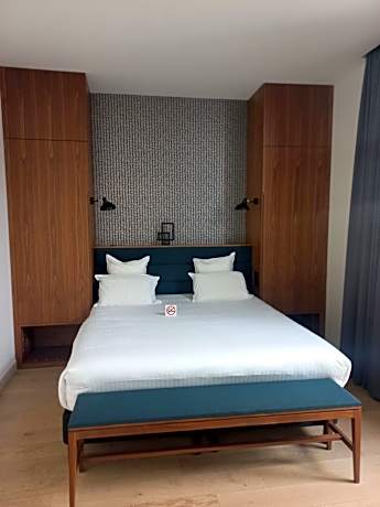 Apartment with Garden View