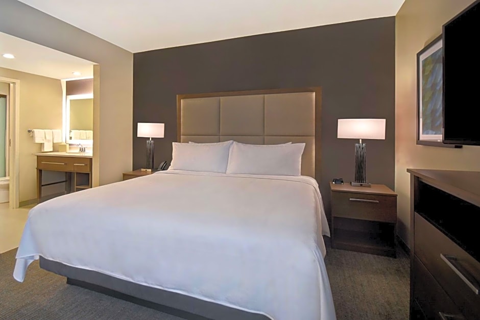 Homewood Suites by Hilton Orlando Flamingo Crossings