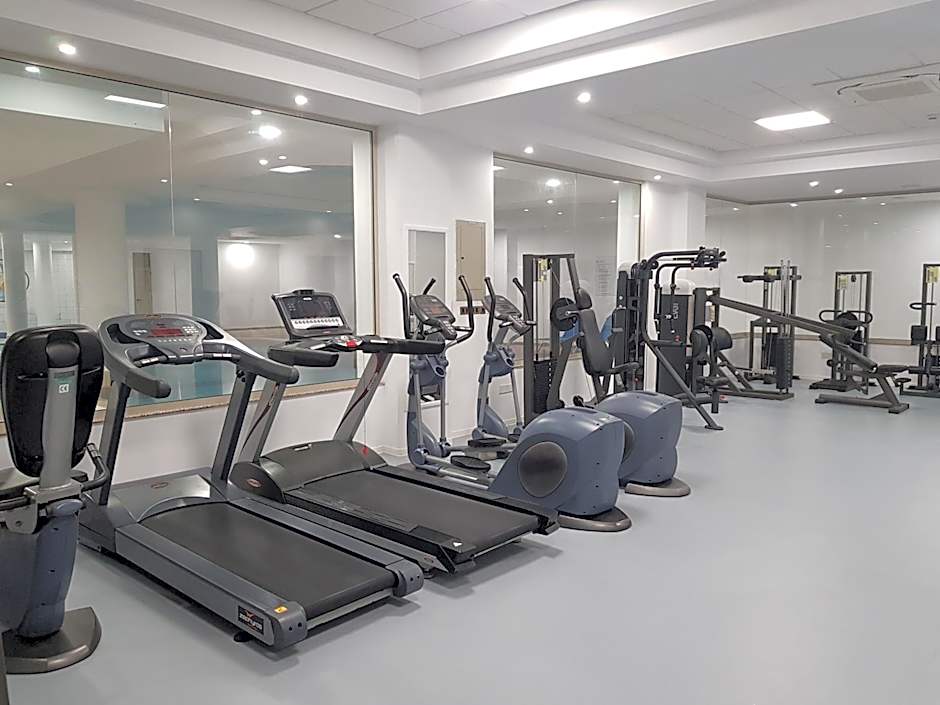 Nissiana Hotel & Bungalows