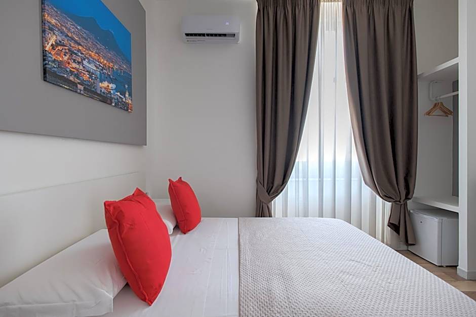 Naples Gateway Rooms