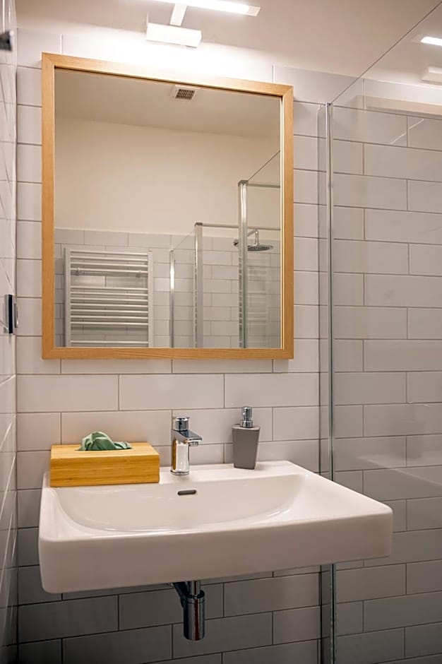 ART Hostel & Apartments