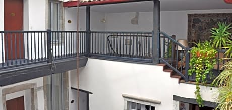 The Originals City, Hôtel La Reine Jeanne, Orthez (Inter-Hotel)