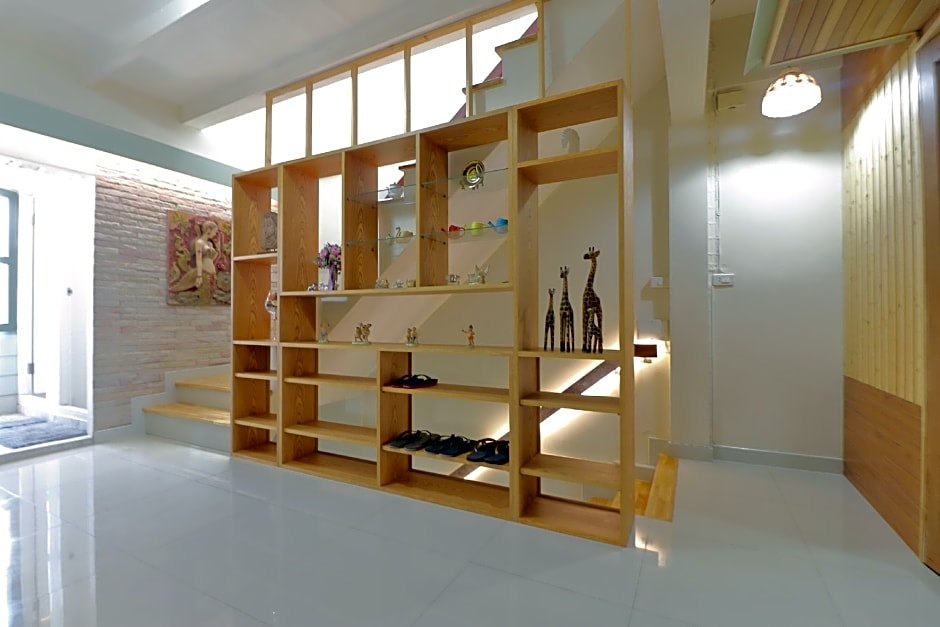 OYO 872 Saen Sabai Hostel