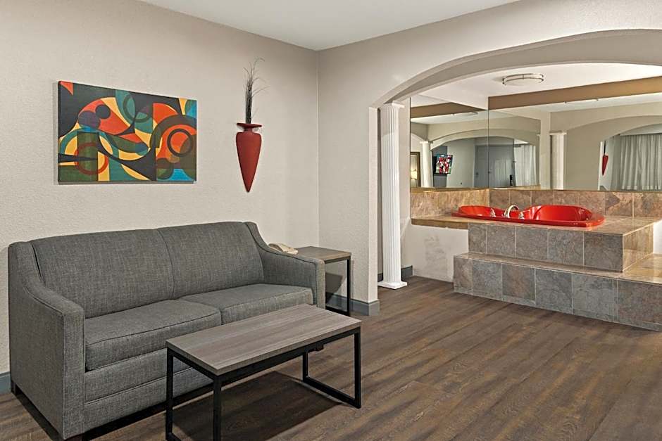 Red Roof Inn & Suites Irving - DFW Airport South