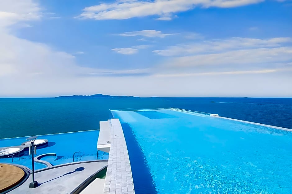 Royal Cliff Beach Hotel