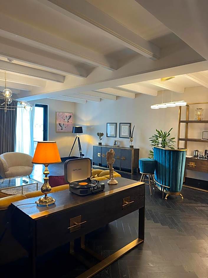  Skylark, Aluma Hotel & Resort