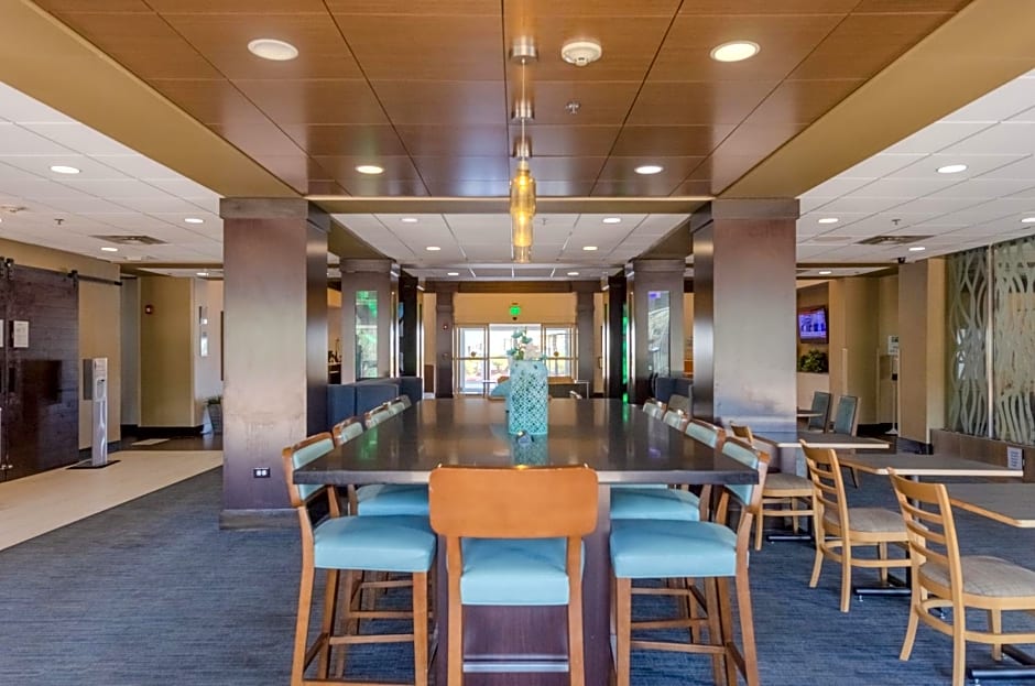 Holiday Inn Express Hotel & Suites Atlanta Airport West - Camp Creek By IHG