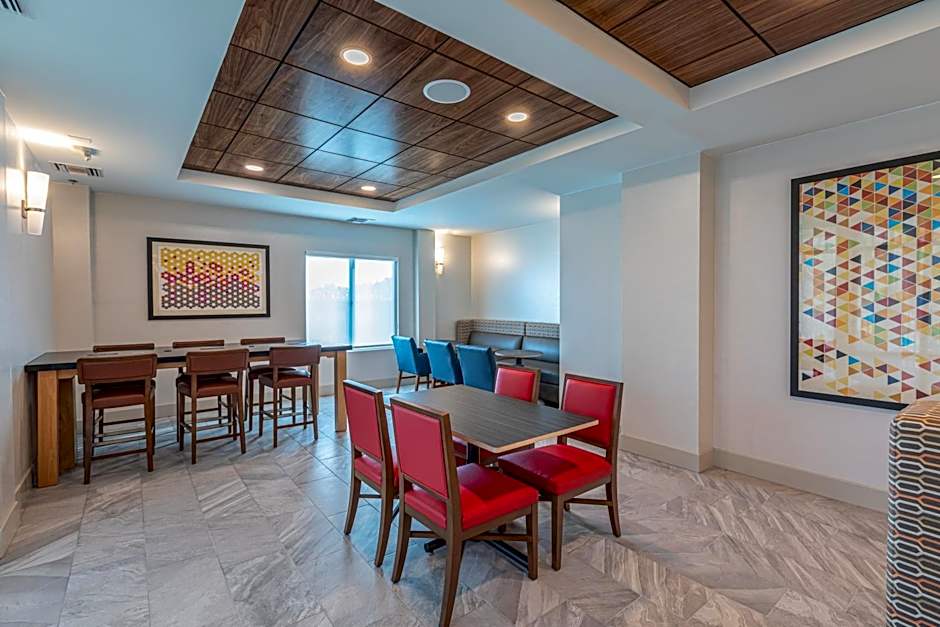 Holiday Inn Express & Suites Asheville Downtown By IHG