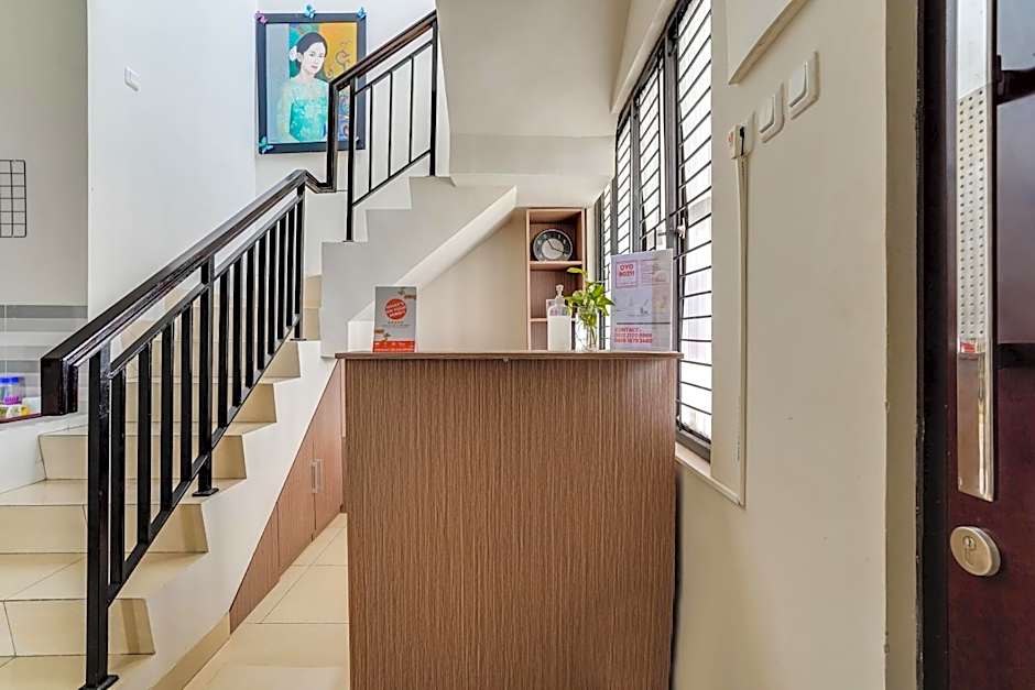 OYO Life 90211 I-sidji Inn