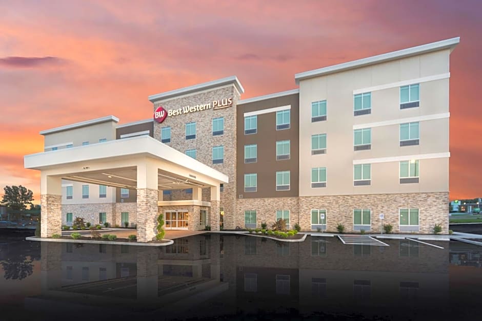 Best Western Plus St. Louis Airport Hotel