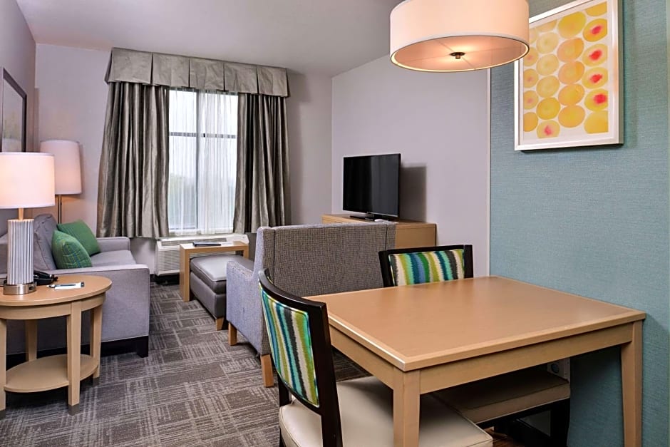 Homewood Suites By Hilton Des Moines Airport