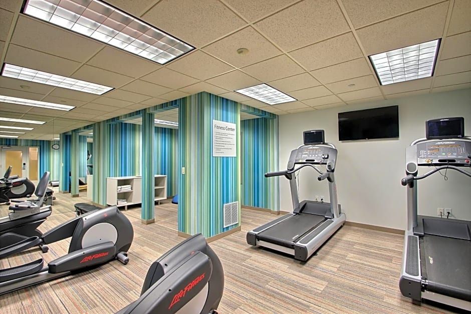Holiday Inn Express Hotel & Suites Milwaukee Airport By IHG