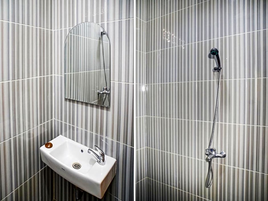 OYO 90394 Guest House Sentosa