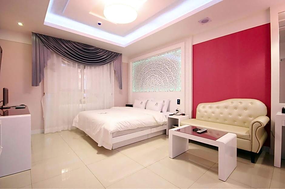 Dom Hotel