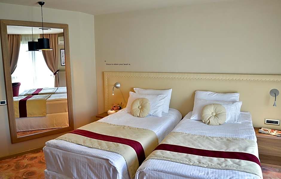 Hotel Capitolina City Chic