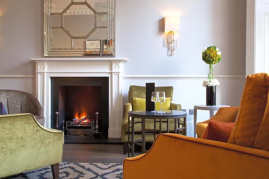 54 Queen's Gate Hotel