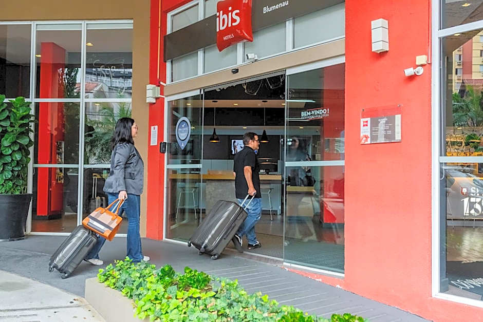 Ibis Blumenau