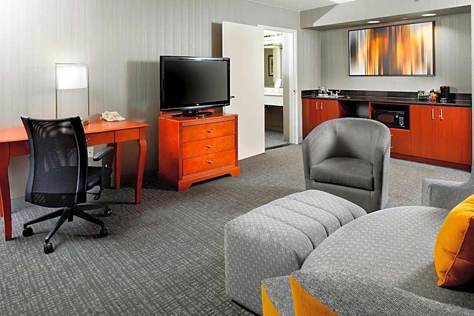 Courtyard by Marriott Edison Woodbridge