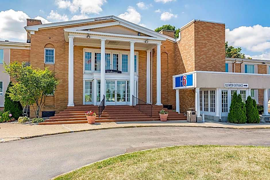 Motel 6-Grand Rapids, MI - Northeast