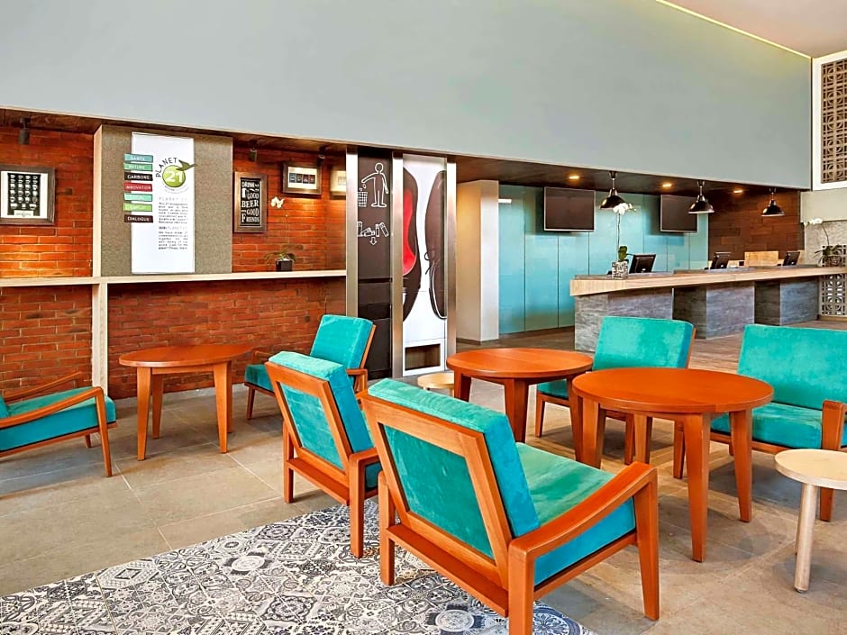 Ibis Bali Legian Street