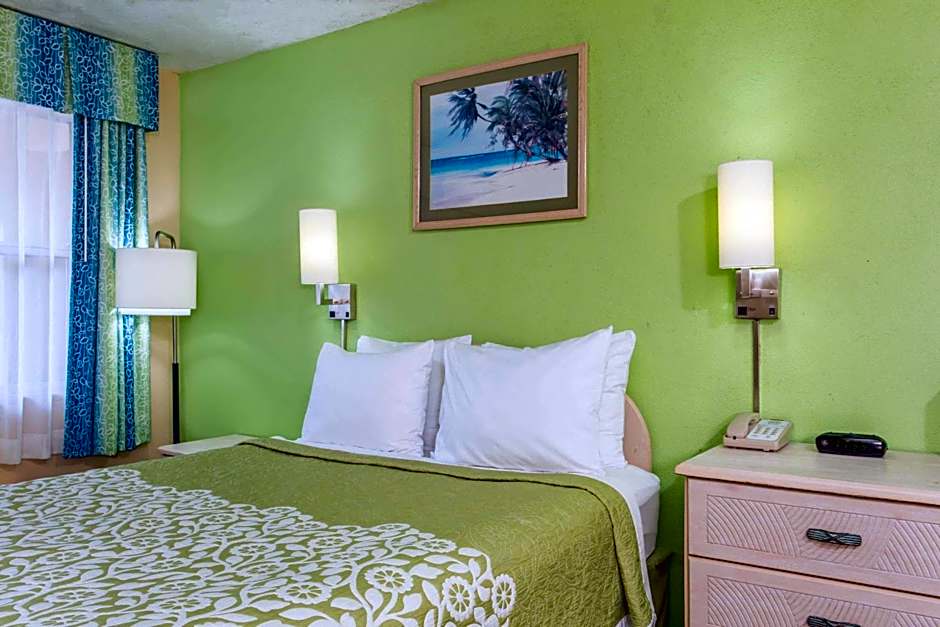 Days Inn by Wyndham Bradenton I-75