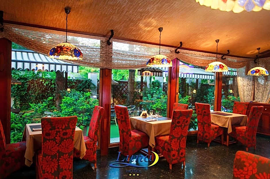 Luna Hotel
